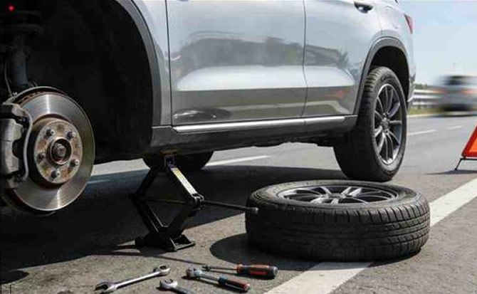 凤凰汽车流动补胎案例