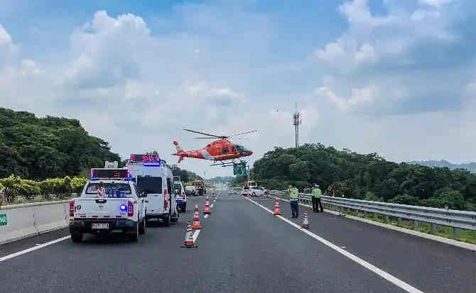 凤凰高速公路汽车救援案例