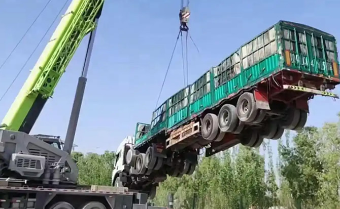 凤凰道路脱困救援案例